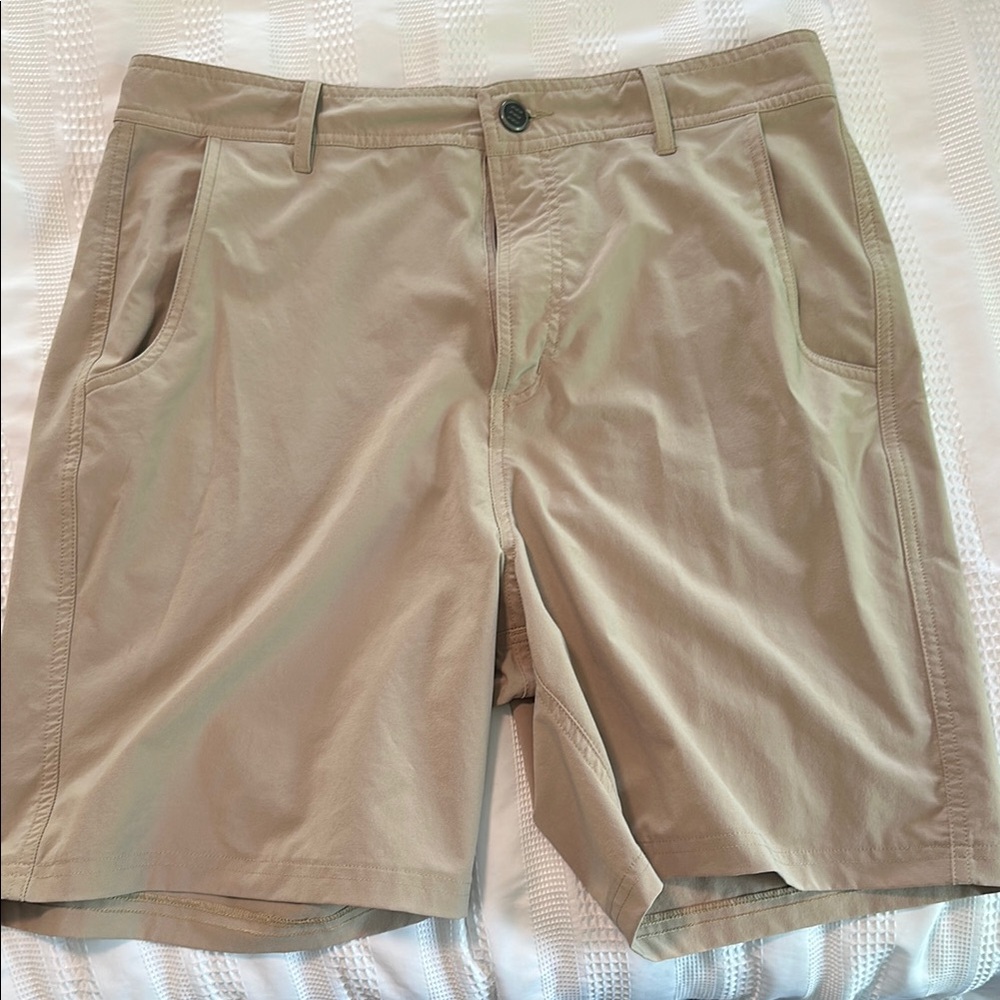 Men's Tan Shorts